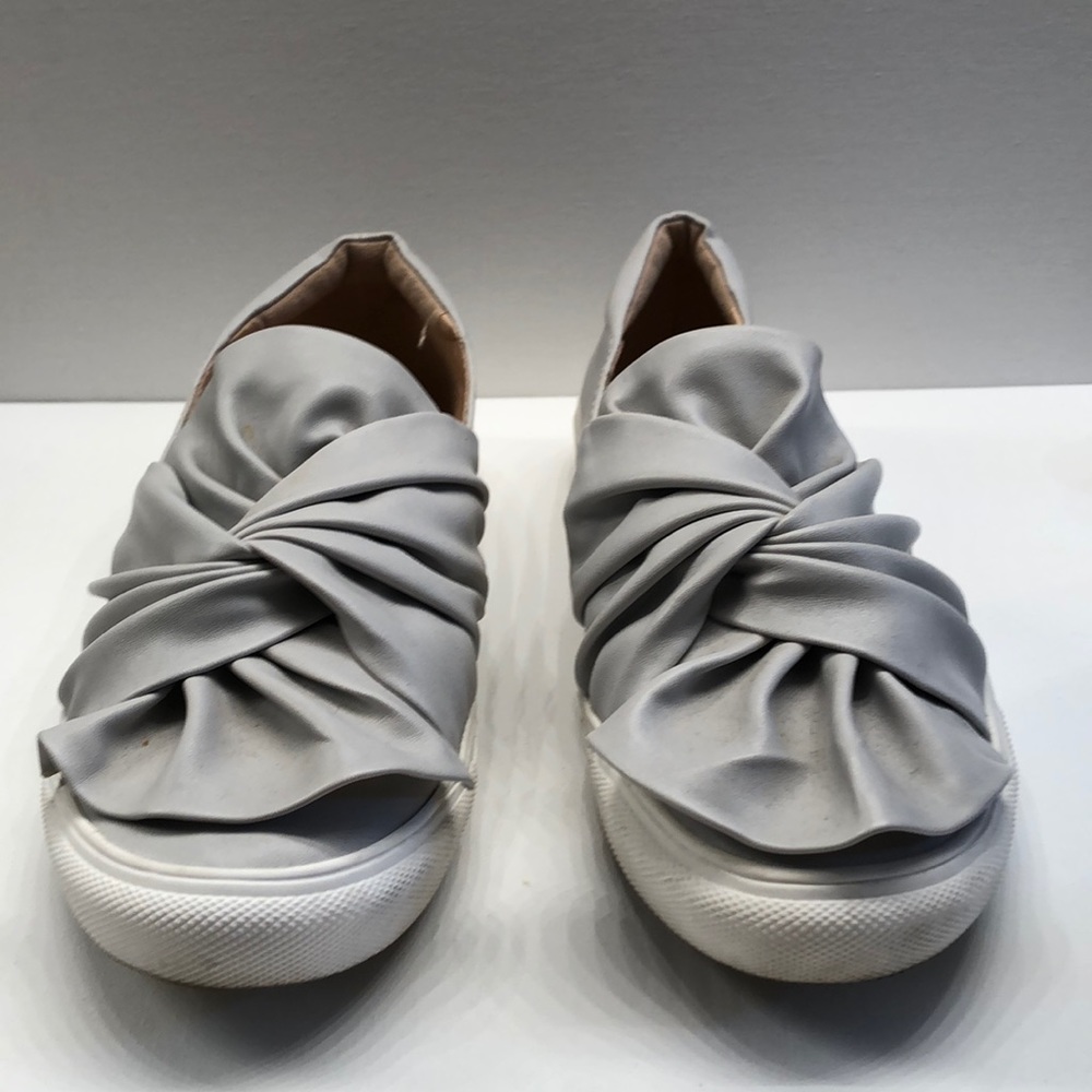 Slide on shoes great condition